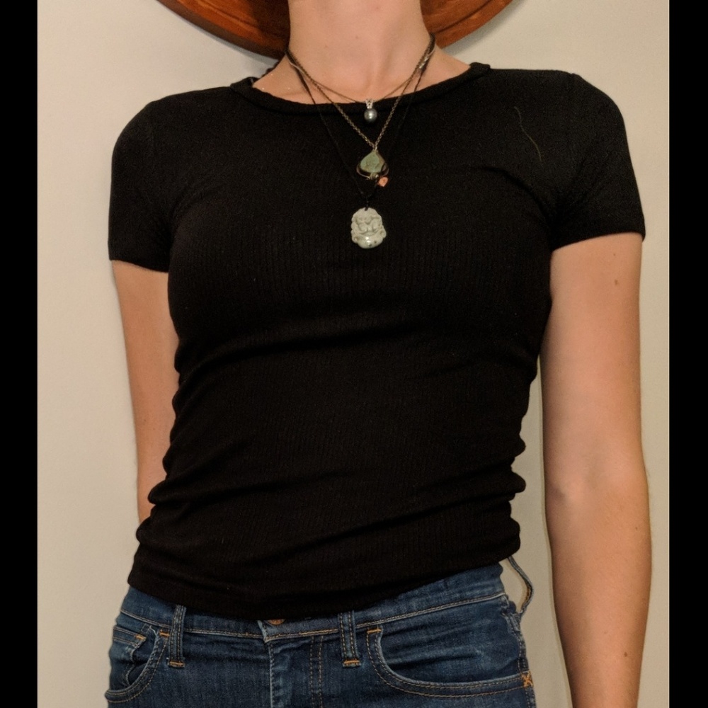 Midrise Ribbed Black Tee